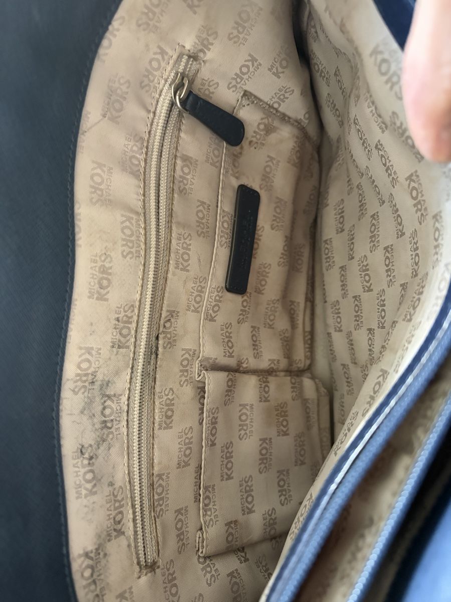 Michael Kors Borse: Michael Kors Navy Tote Bag - Stylish and Spacious – Usato da Wallisellen venduto da Beaborgezzz 5