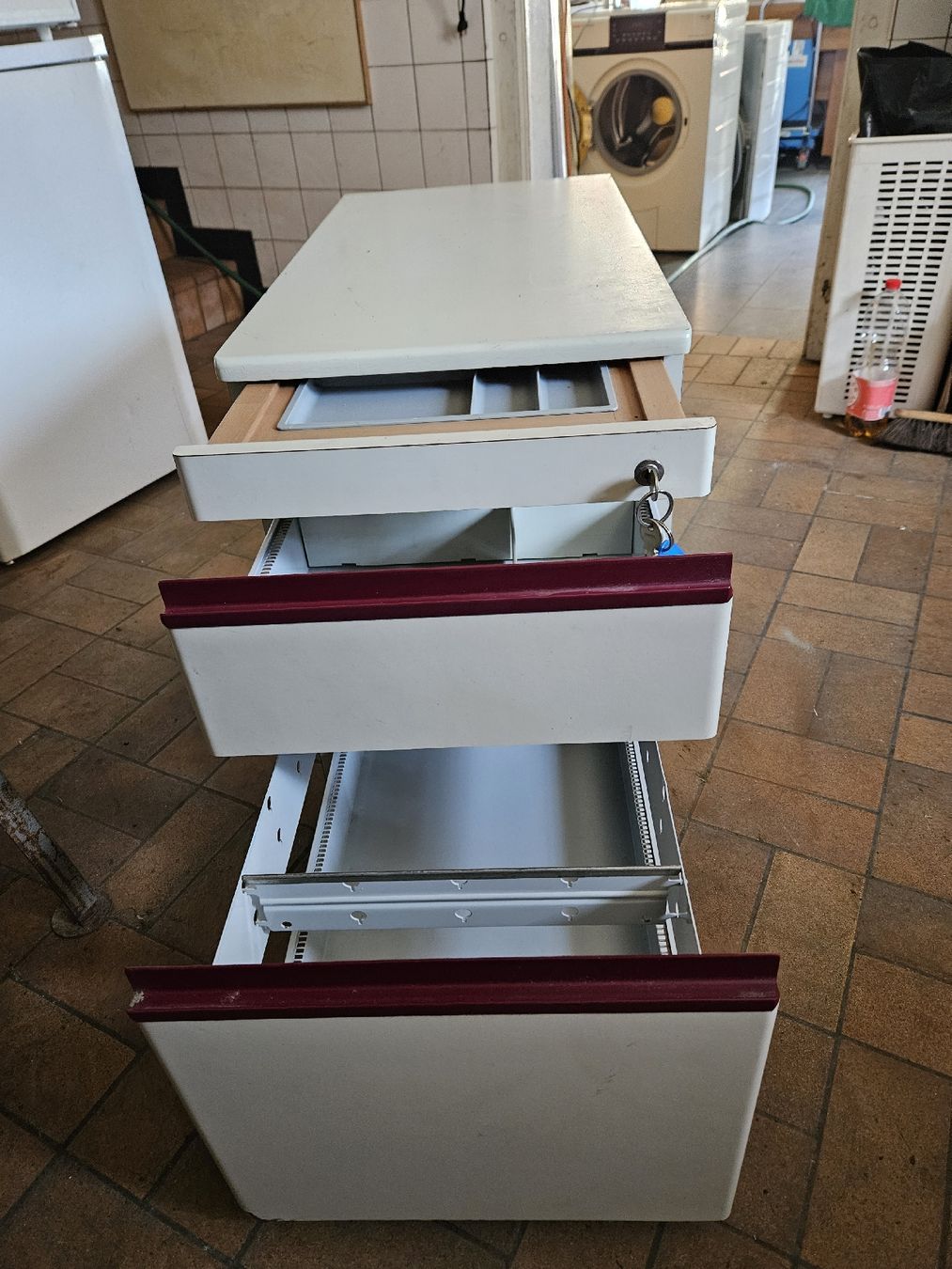 Banconi: 2 Stk Schubladen Rollcontainer, abschliessbar ! – Usato da Oberburg venduto da znas 6