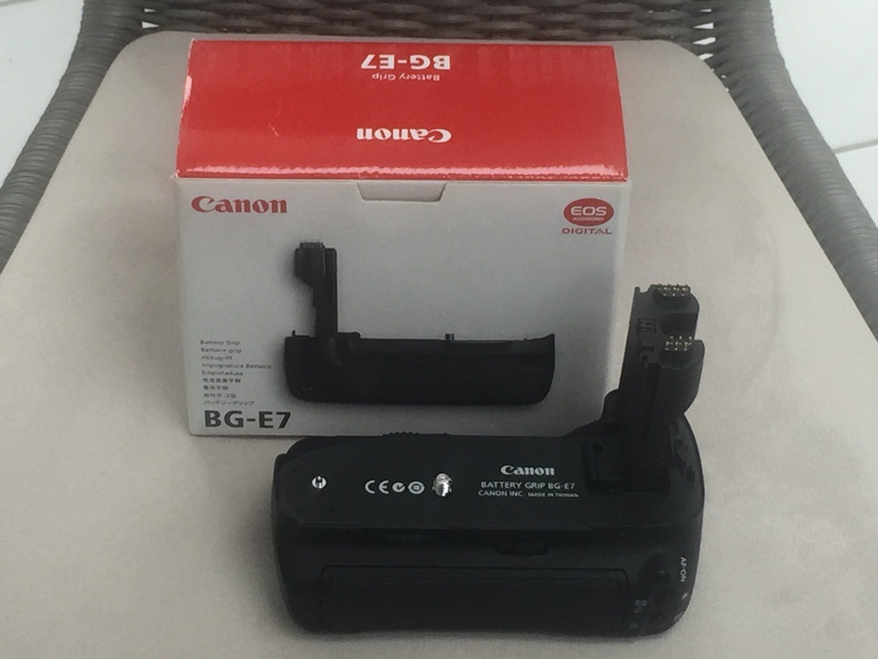 Canon Fotocamera: Canon EOS 7D inkl. Objektiv und Batteriegriff – Usato da Aesch ZH venduto da rcg987 1