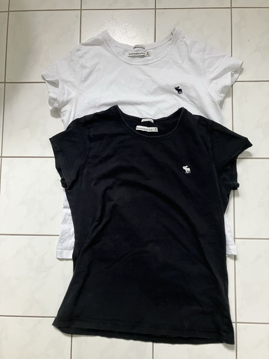 Abercrombie T-shirt: A&F Black and withe – Nuovo (secondo la descrizione) da Hettlingen venduto da MissZotti
