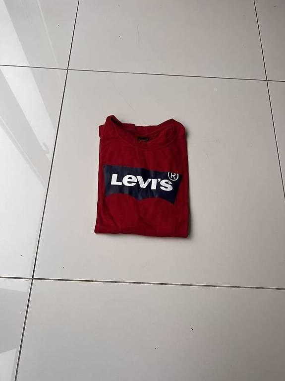 Pullover & Sweatshirts: Pull Lévis léger longue manche taille 176 – Gebraucht aus Epalinges von Kallem