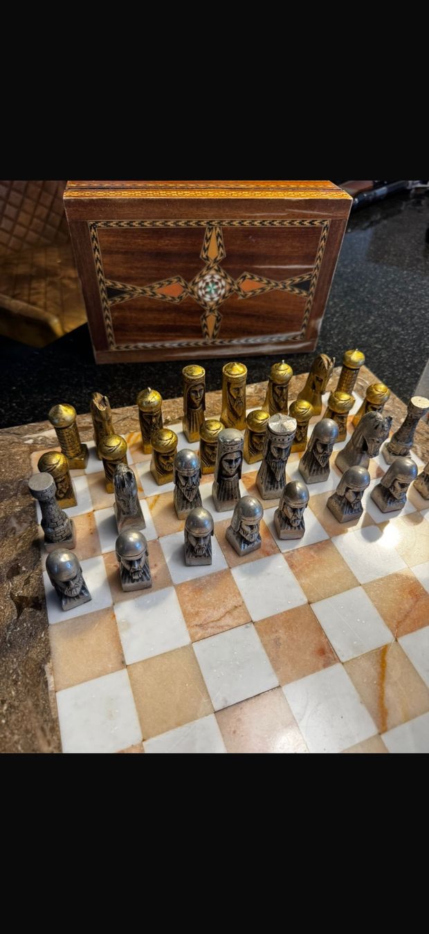 Spiele: Edles Schachspiel, Marmor/Bronce/Zinn Top Zustand – Gebraucht aus Rheinau von TinoK04 1