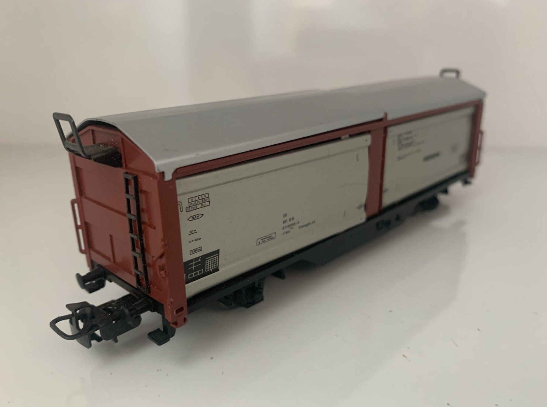 Märklin Modellini di ferrovie: Märklin H0 4633 Schiebewand-Güterwagen DB – Usato da Volketswil venduto da zwitsch33