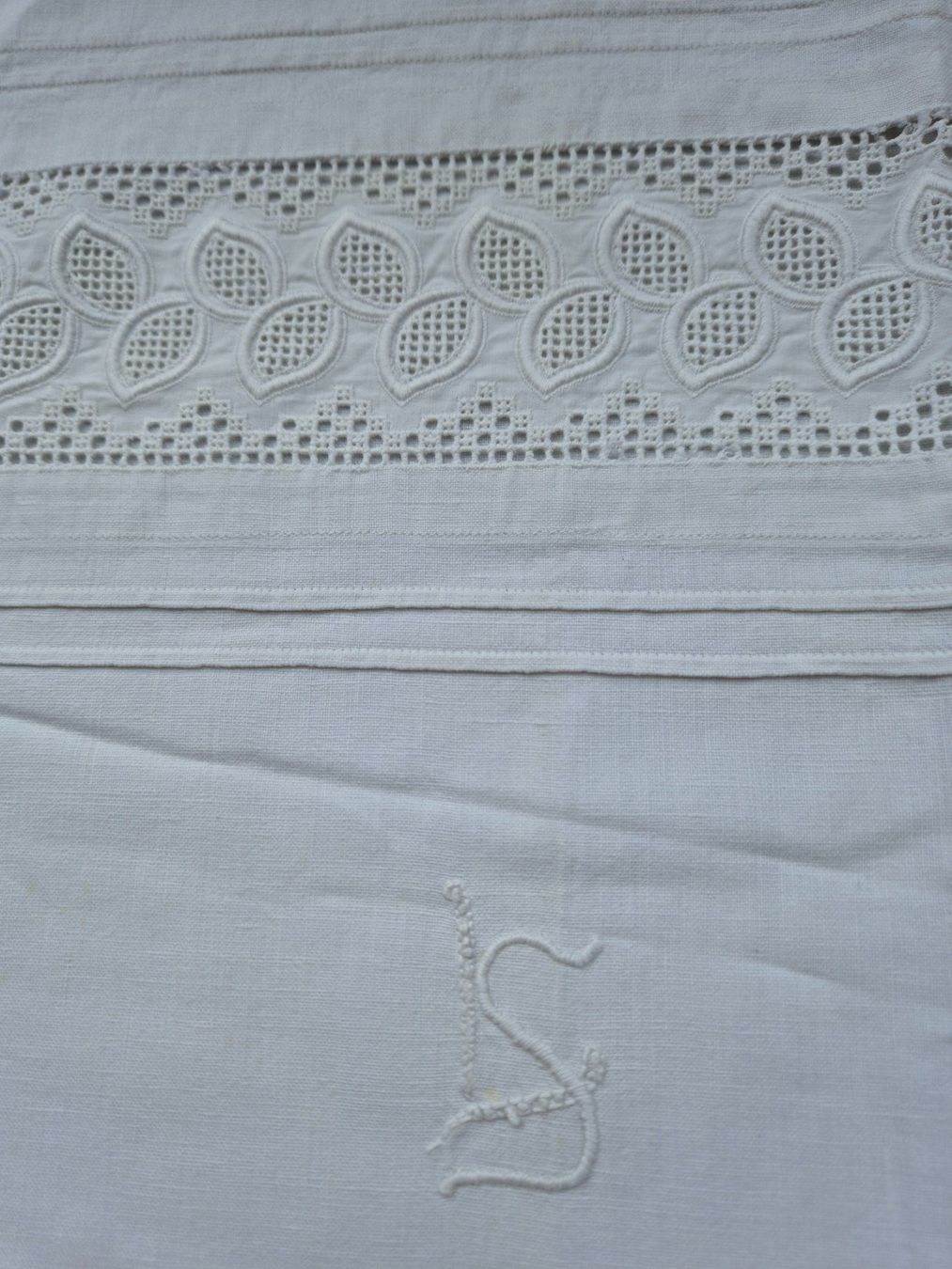 Biancheria da letto: Leinen Kissenbezug mit Monogramm LS Spitze alt – Usato da Bern venduto da aronari