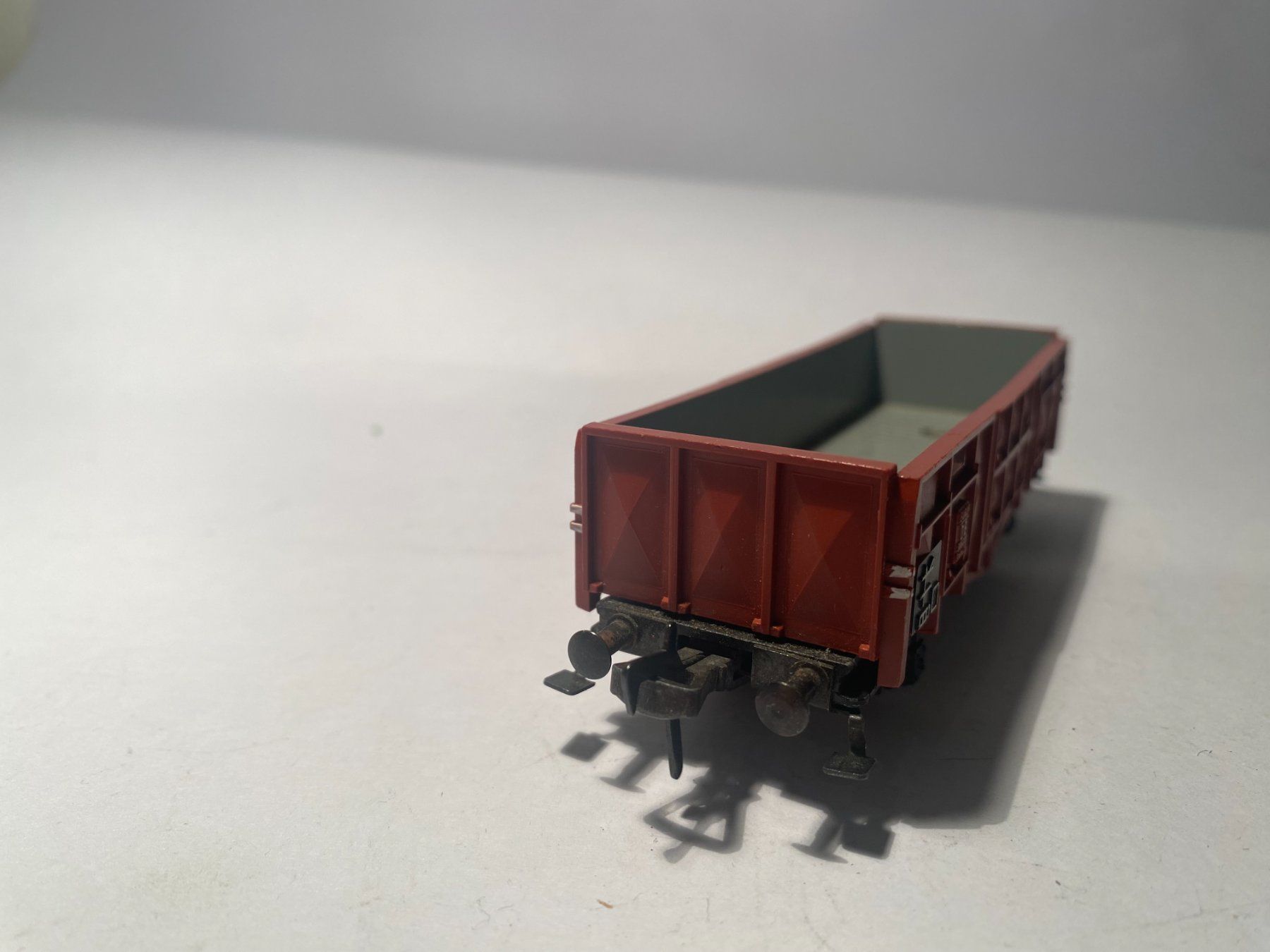 Fleischmann Modelleisenbahnen: Fleischmann, Offener Güterwagen DB braun, DC Achsen – Gebraucht aus Buchrain von Modellbahn11 2