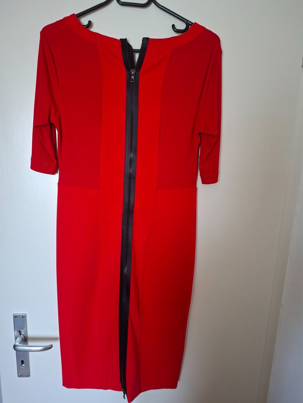 Marc Cain Kleider: Elegantes Marc Cain Etuikleid Rot – Gebraucht aus Wiler b.Utzenstorf von Amadeusli99 1