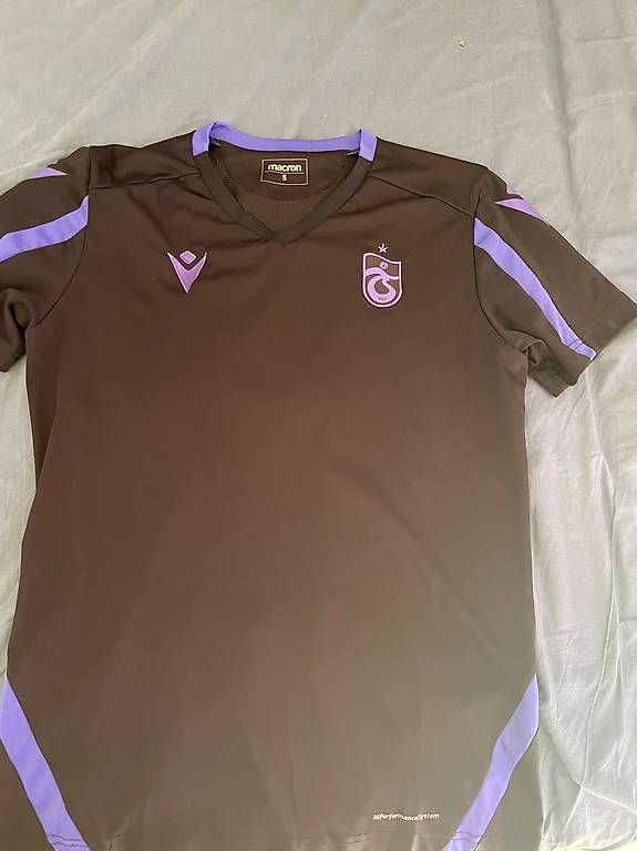 Canottiere & Pantaloni: Fussball Trikot – Usato da Safnern venduto da Avalona_07