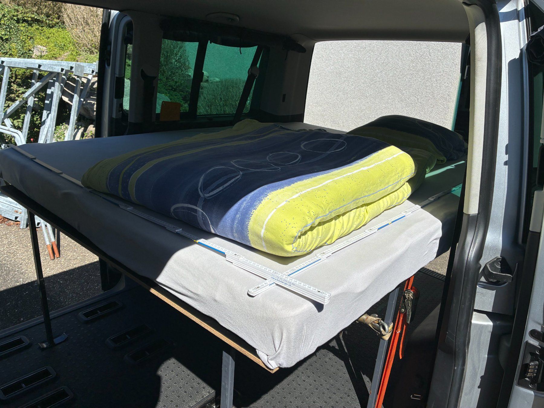 VW Véhicules de camping: Wunderschöner VW Bus T6 Wohnmobil Ligth. – D'occasion à schleitheim par Snapon 2