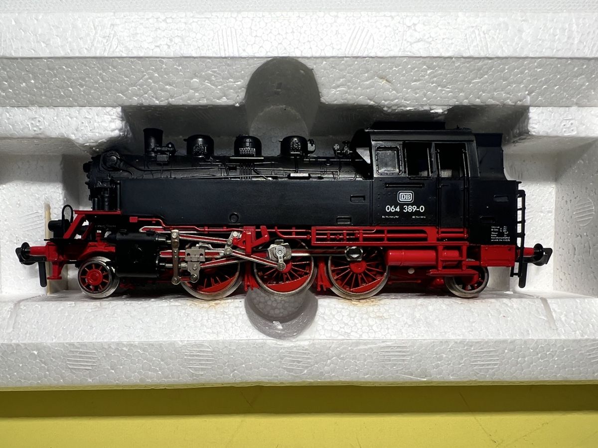 Fleischmann Modelleisenbahnen: Fleischmann BR64 Dampflok Gleichstrom HO – Gebraucht aus Weinfelden von Kammerflimmern 2