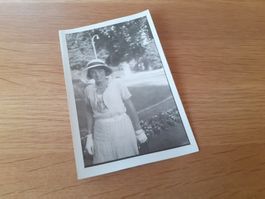 SCHWIIZER FRAU DAZUMAL - e JUNGI SCHIGGI i WYSS