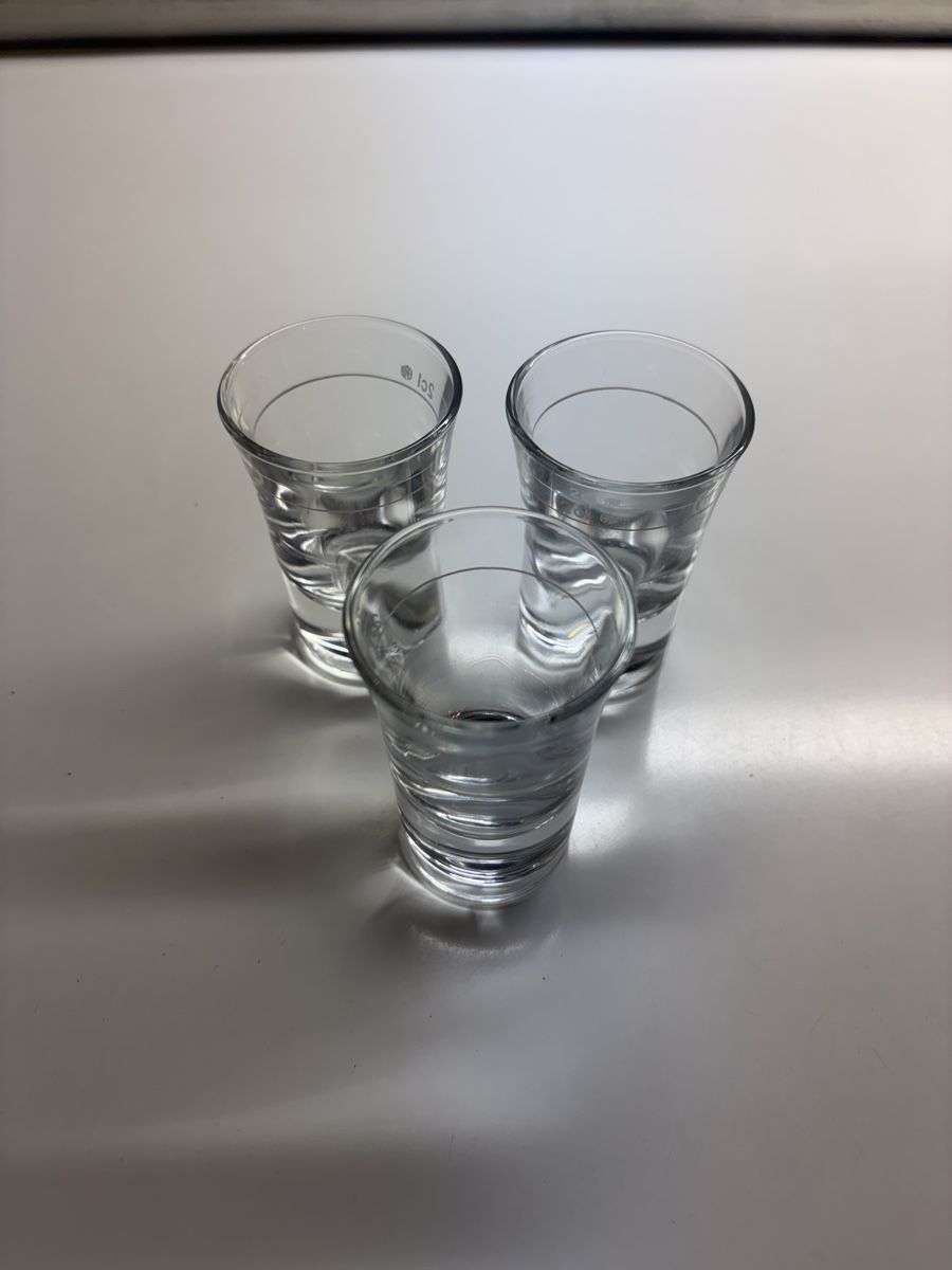 Verres: Schnaps-Gläser Set: 2 Tasting- + 3 Shot Gläser – D'occasion à Wallisellen par andrea.winter 1