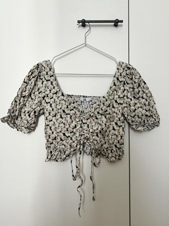 Crop Top mit Blumenmuster Gr. M