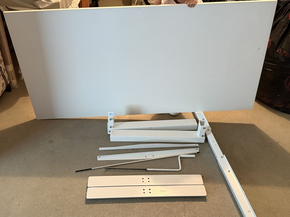 Ikea Tavoli: Höhenverstellbarer Schreibtisch 160x60x72-117cm – Usato da Uerikon venduto da trailbreaker 3