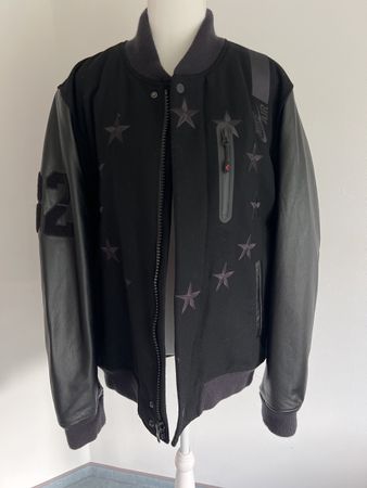 Nike Air Jacke, Grösse L, Top Zustand, Schwarz!