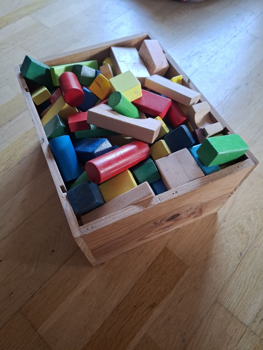 Spielzeuge: Farbige Holzbausteine – Gebraucht aus Biel/Bienne von AvasTheGreatest 1