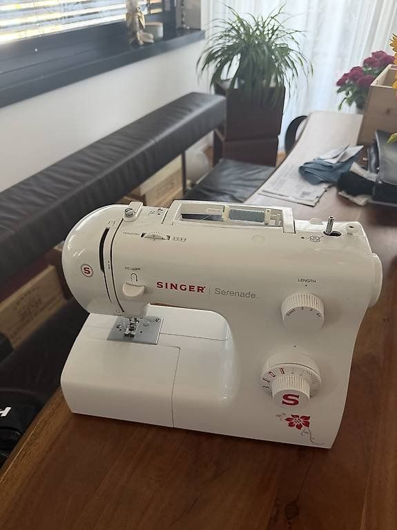 Singer Macchine da cucire: Nähmaschine SINGER – Usato da Stallikon venduto da ulv_k7jj 1