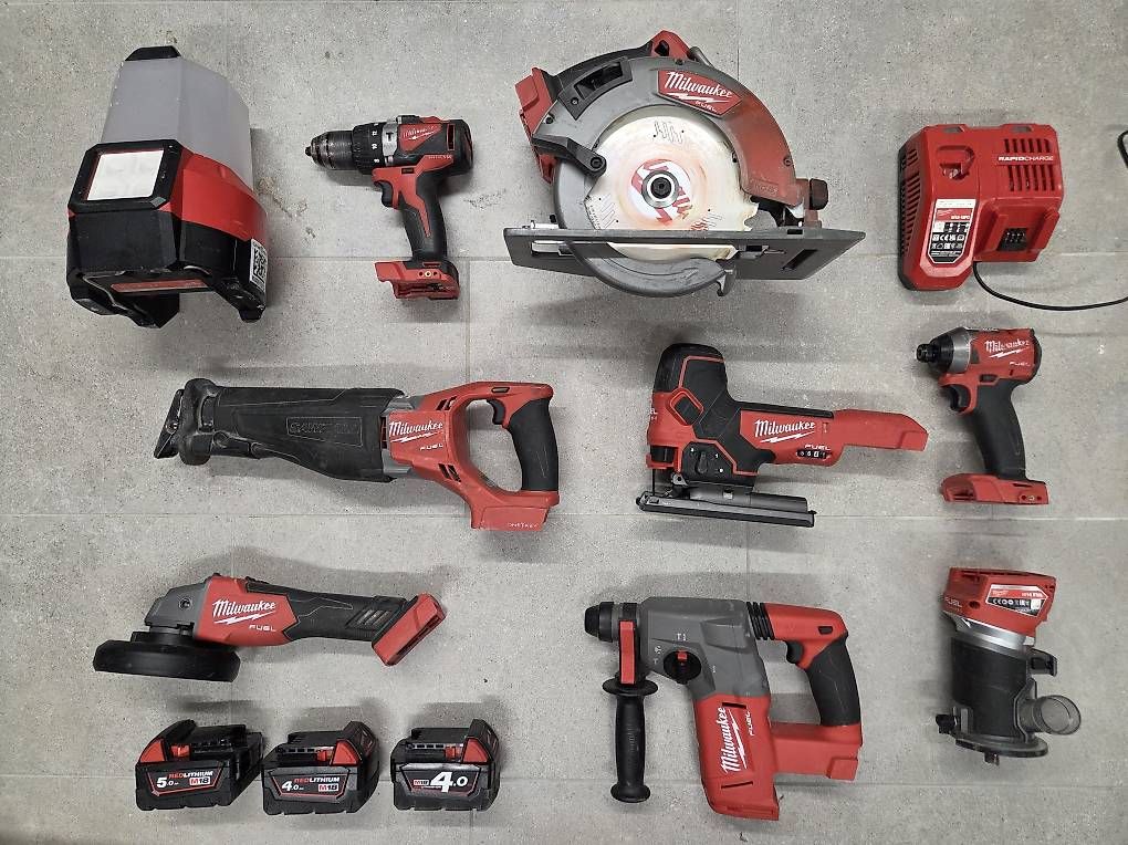 Toutes les machines: Milwaukee Akku-Maschinenset – D'occasion à Bettlach par paki84