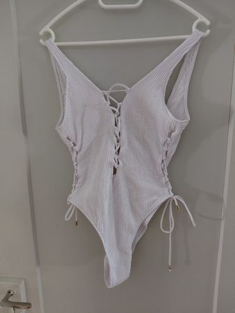 Badeanzug weiss mit Schnürung Grösse M 