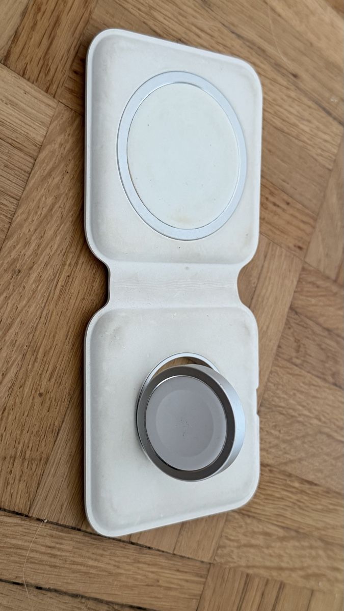Apple Ladegeräte: Chargeur Apple MagSafe Duo – Gebraucht aus meyrin von aar_g8xm 1