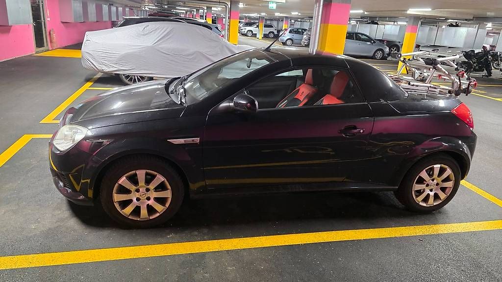 Automobili: Opel Tigra 1.8 Cabrio, Jahr 2004 – Usato da Zürich venduto da zonalba 2