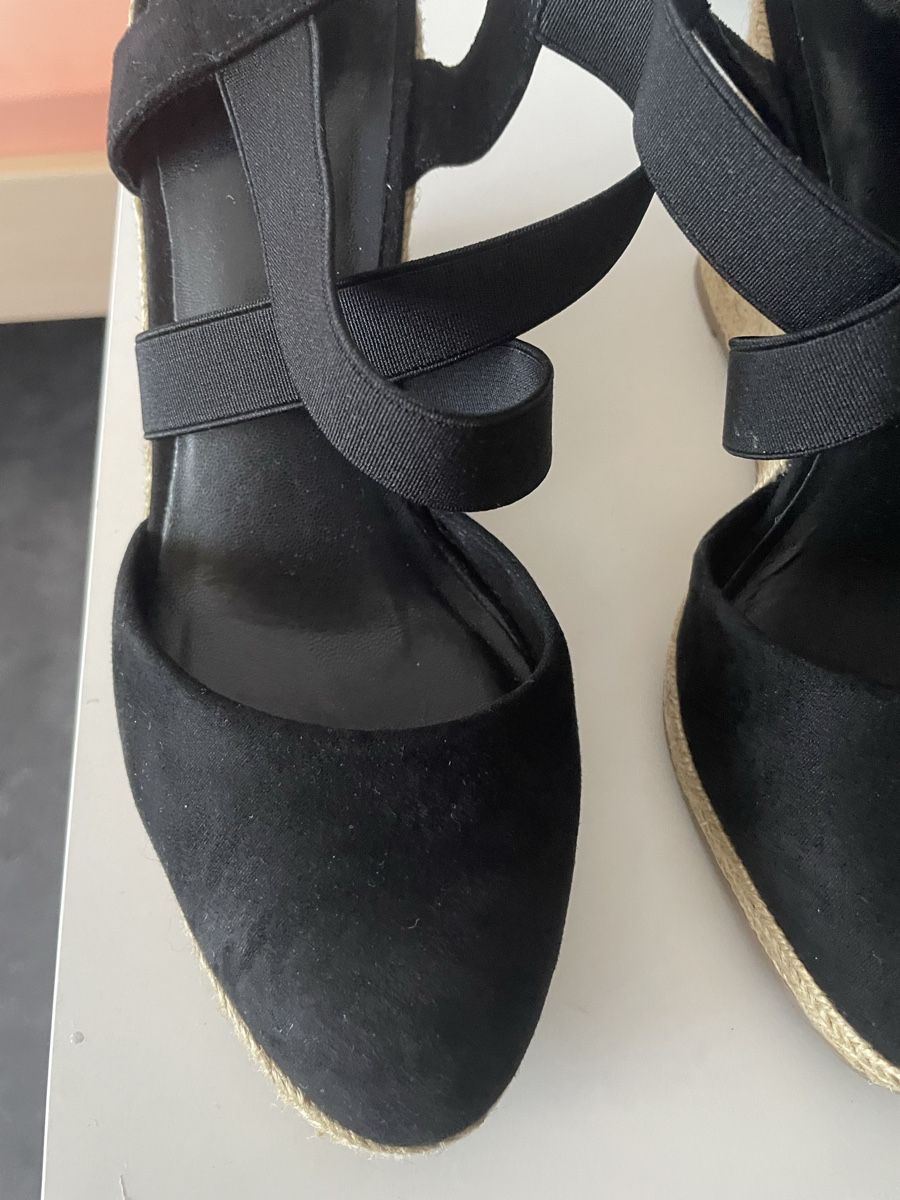 Chaussures femmes: Schuhe – D'occasion à Gossau ZH par Lavinia07