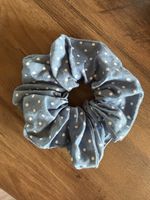 Scrunchie blau mit Punkten