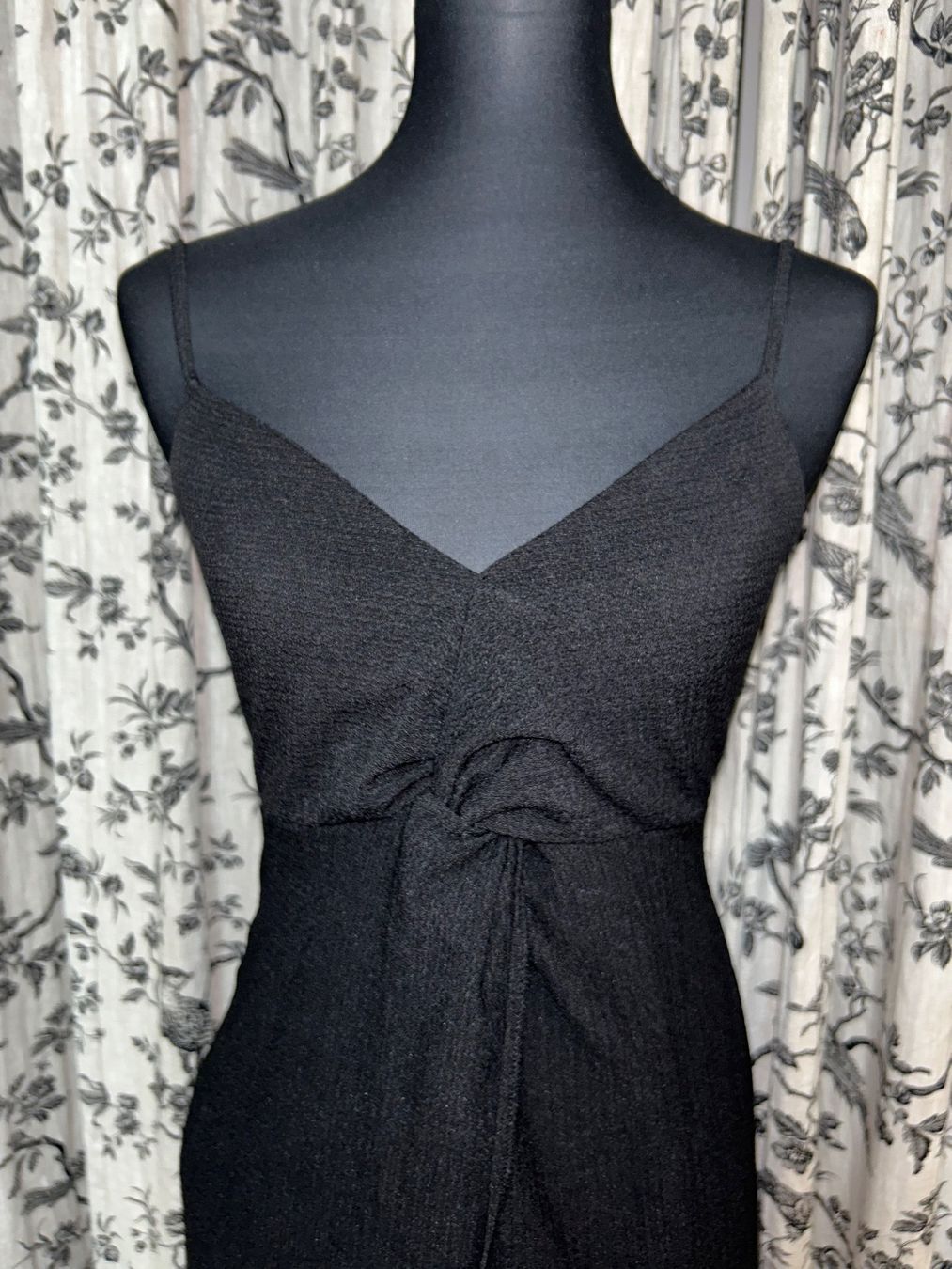 Kleider: SCHWARZES BERSHKA SOMMERKLEID – Gebraucht aus Luzern von Suneha 2