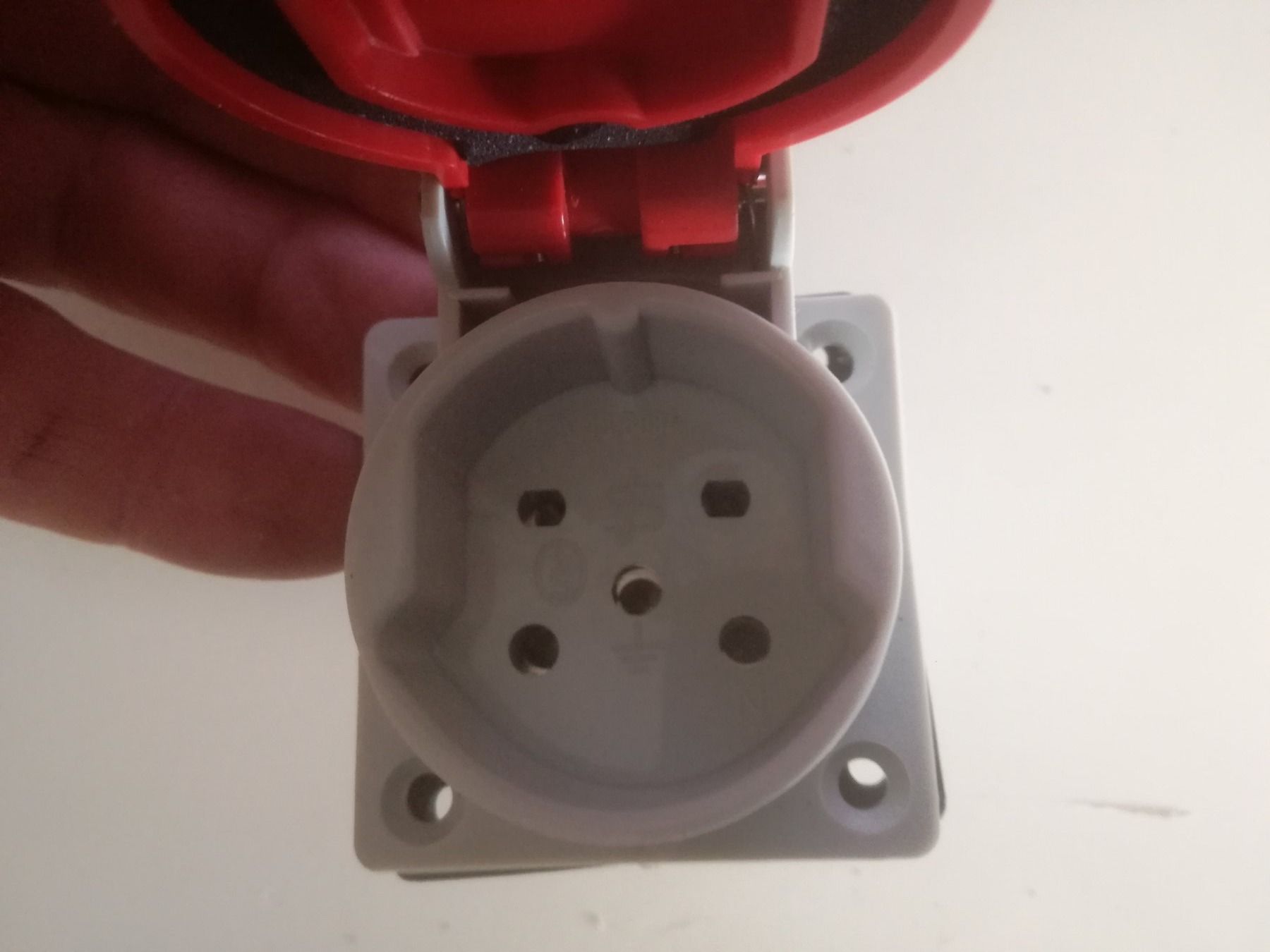 GIFAS Stecker: Einbausteckdose Typ 15 – Neu (gemäss Beschreibung) aus Sursee von Ursus_LU 1
