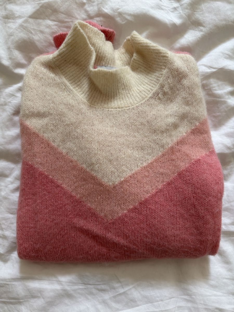 Other Stories Pullover & Sweatshirts: Pull col roulé - & other stories - S - 10chf – Neu (gemäss Beschreibung) aus Genève von tan_h6b8