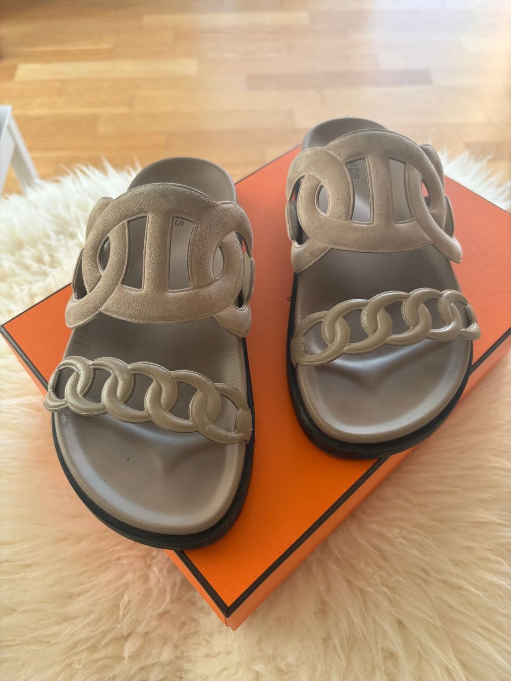Hermès Chaussures femmes: HERMÈS Extra (Gr. 36.5) in beige sable – D'occasion à Zürich par Landhausfan 1