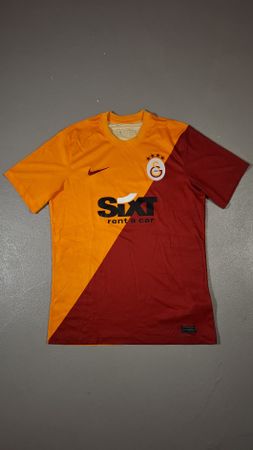Maillot de foot Galatasaray Nike, taille M, comme neuf.