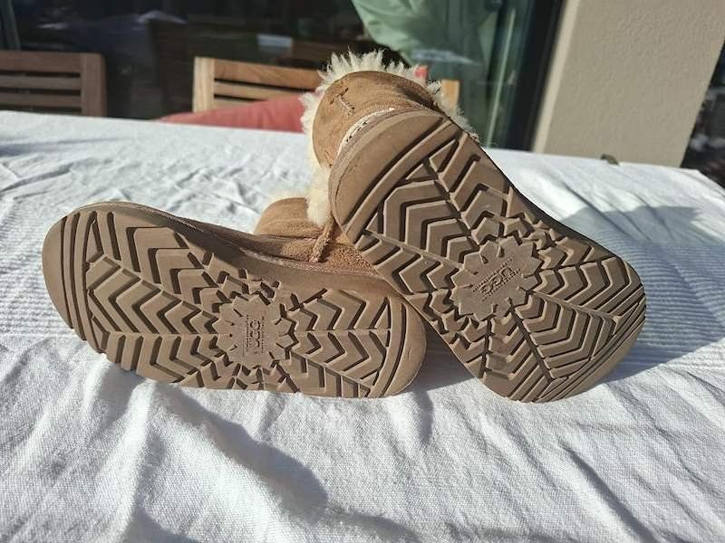 Ugg Scarpe da uomo: wunderschöner UGGS UGG Kinder Schuh EU29 – Usato da Oberaegeri venduto da nilzholgersson 2