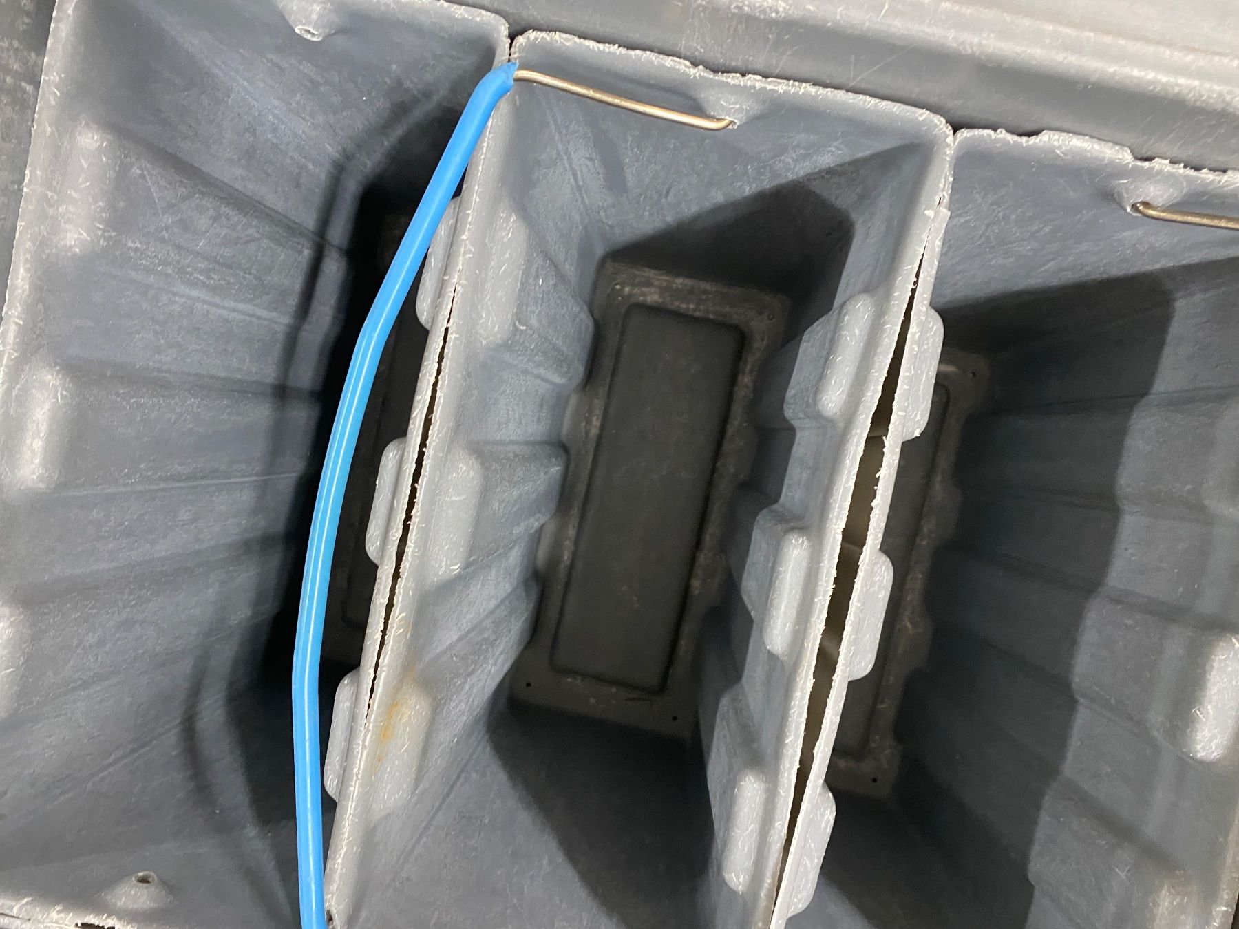 Korpus: Robuster Eistransportwagen mit Rollen, grau, vielseitig! – Gebraucht aus Seuzach von salche 6