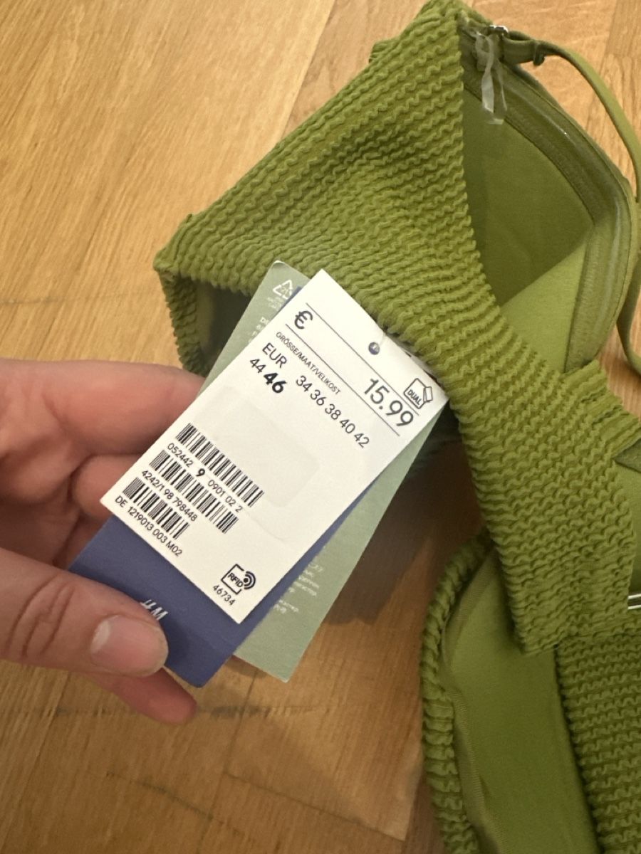 H&M Tops: Schöner Bikini-Top in Olivgrün – Neu und originalverpackt aus Illnau von ais_qm7t 3