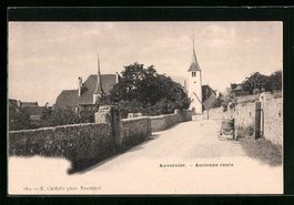 Auvernier, Strassenpartie mit Kirchblick