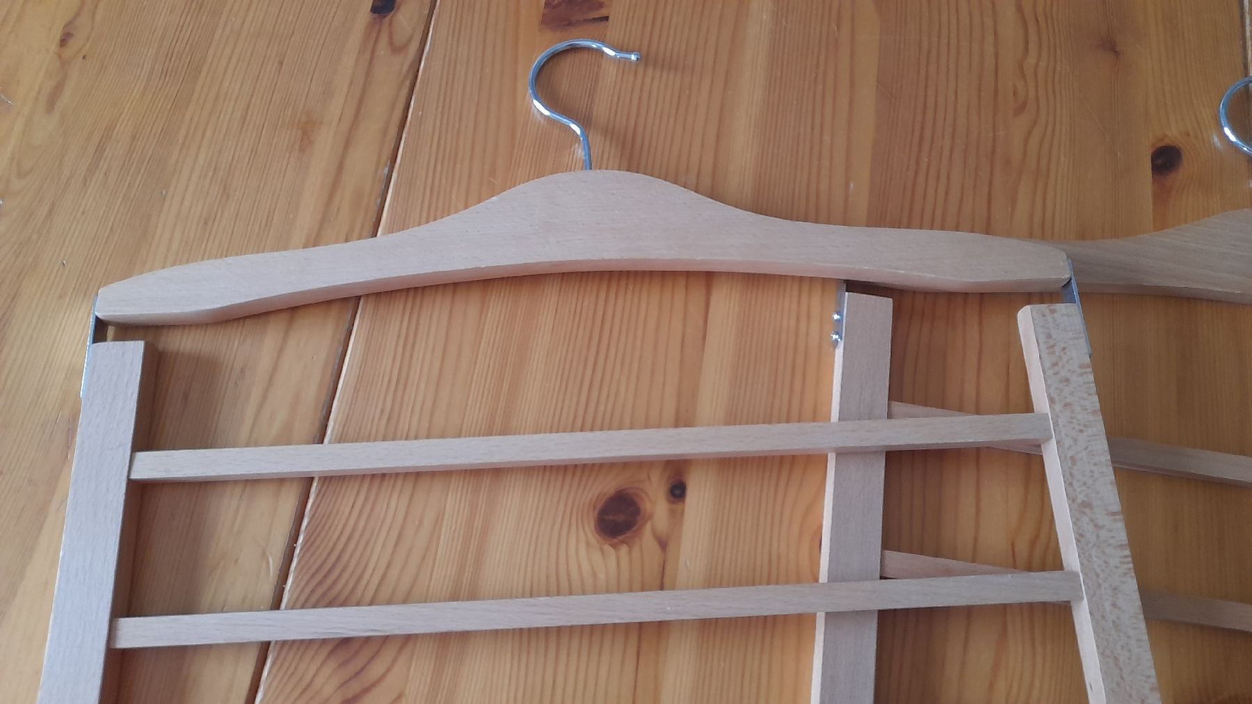 Appendiabiti: Kleiderbügel, – Usato da Nesslau venduto da Churfirsten08 1