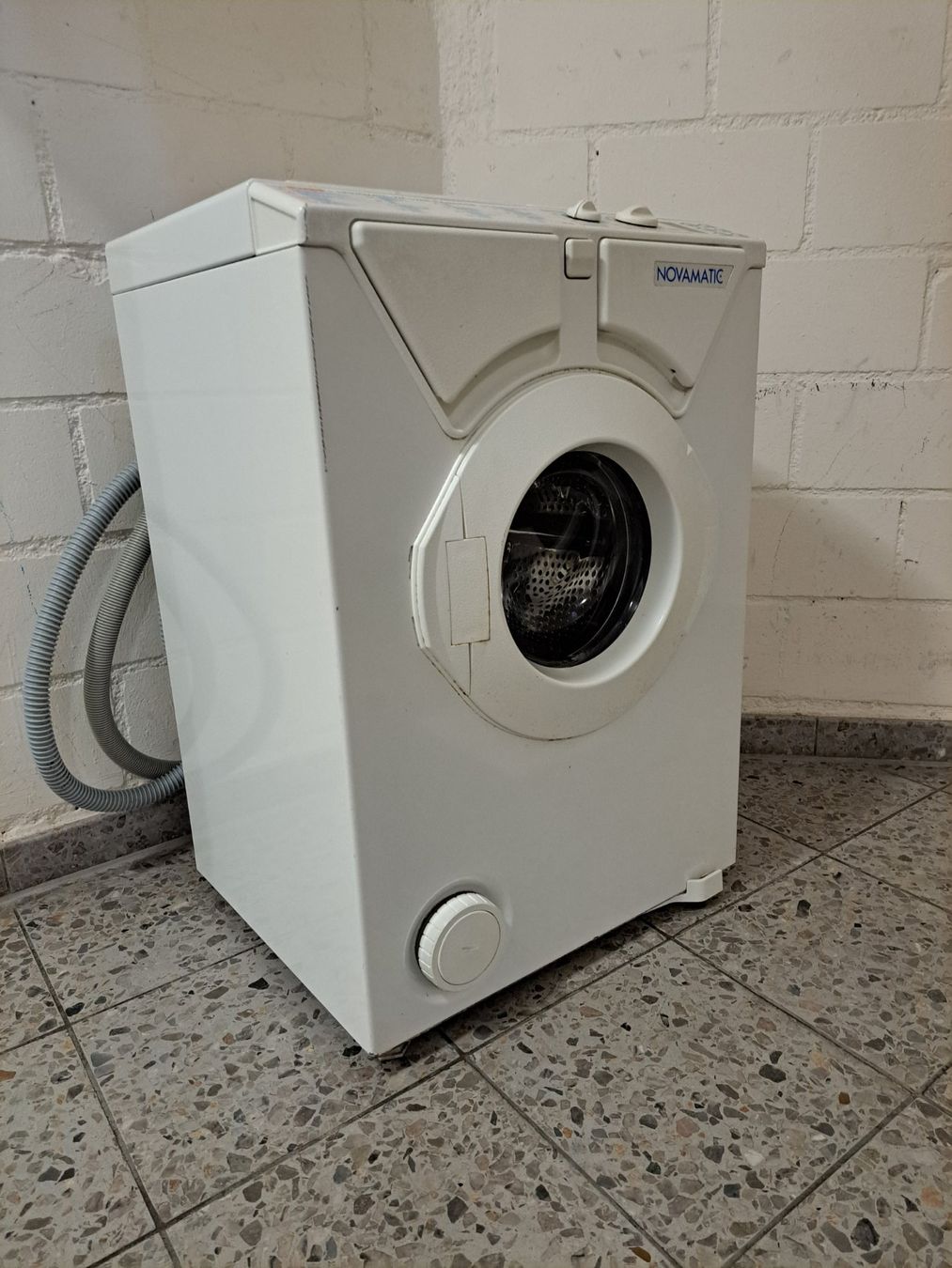 Fust Lavatrici: Waschmaschine 3kg Fust – Usato da Willisau venduto da afb123 3