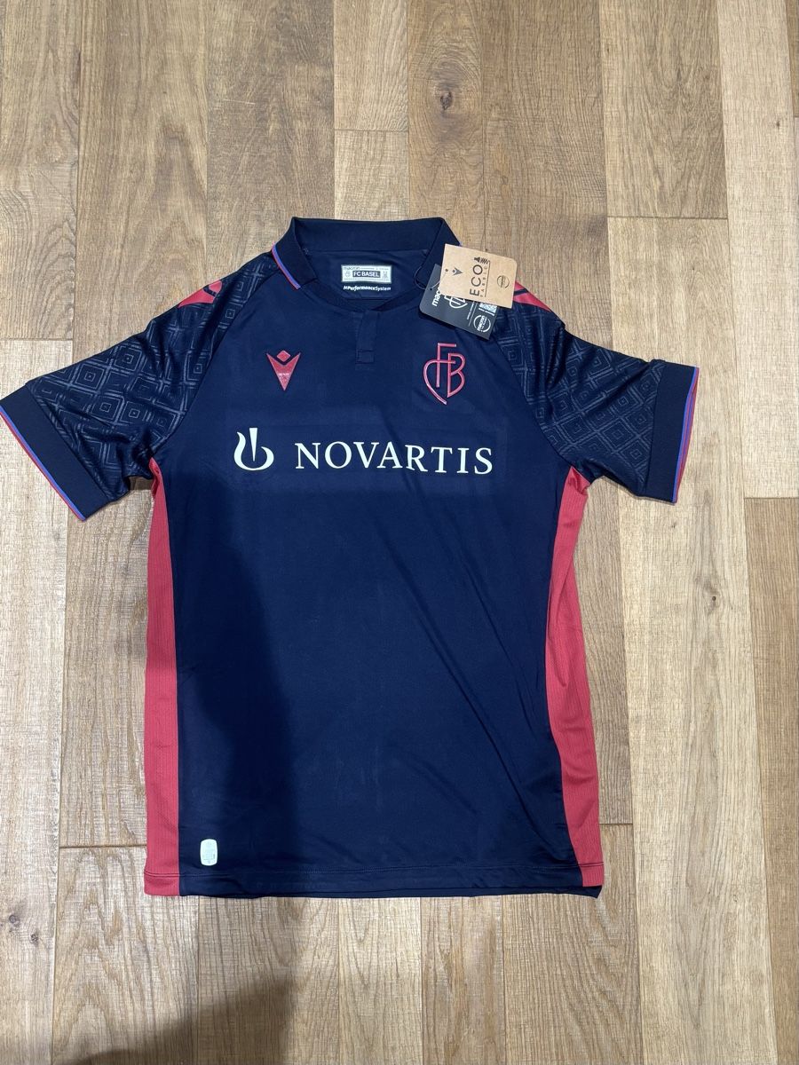 Canottiere & Pantaloni: FC Basel Trikot Violett Gr.XL – Nuovo (secondo la descrizione) da Basel venduto da kleinerprinz