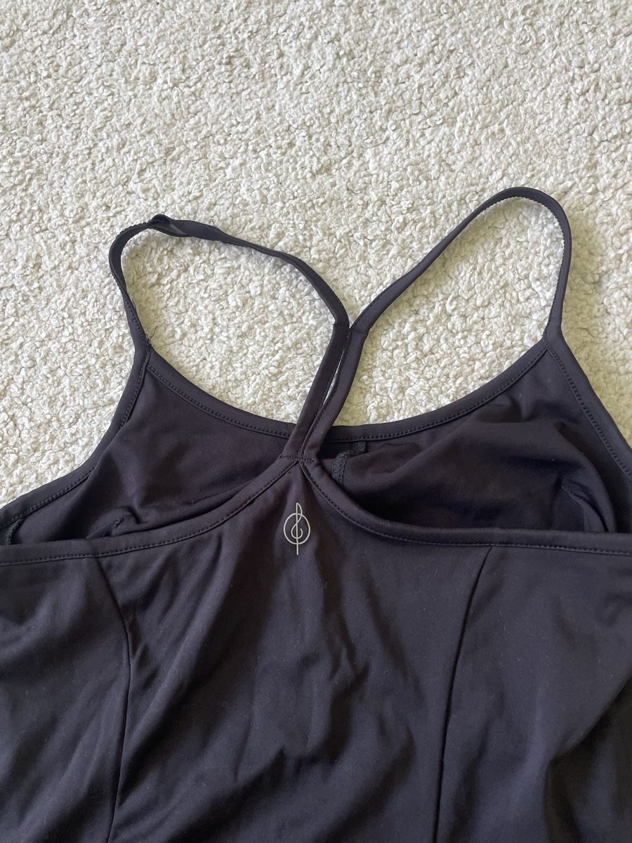 Stradivarius Vestiti: Schwarzes Tenniskleid mit Shorts – Usato da St. Niklausen LU venduto da car_2562 2