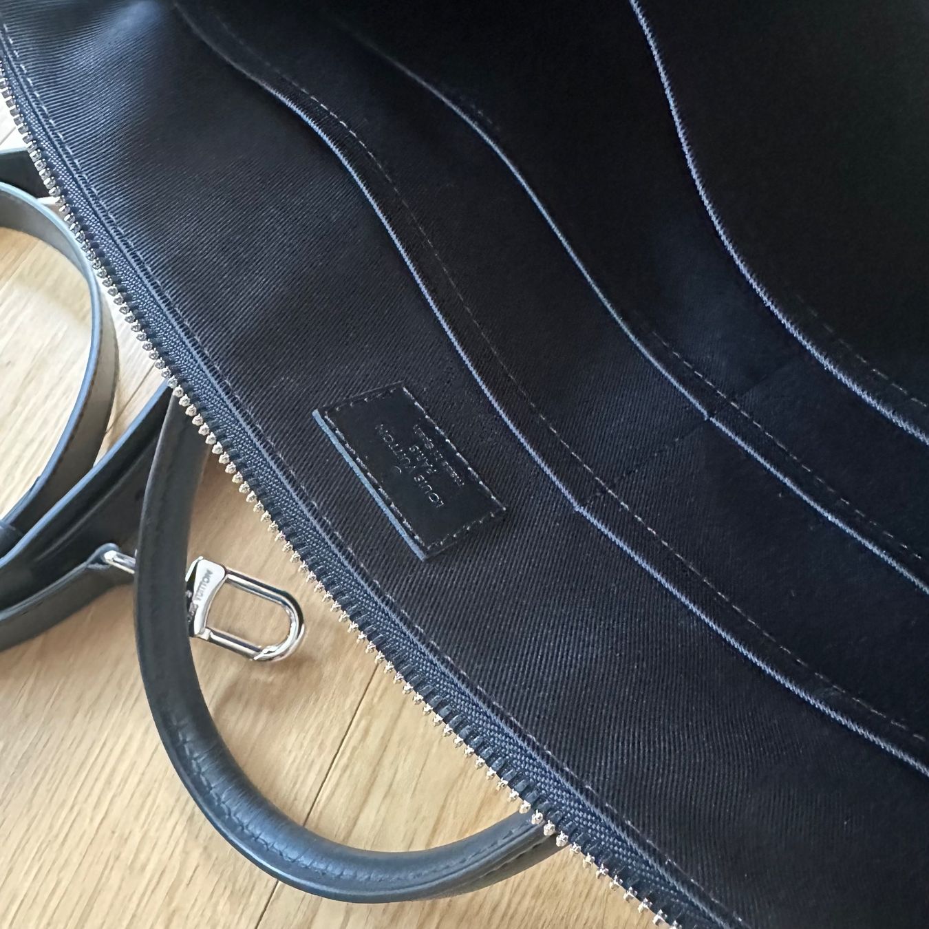 Louis Vuitton Valigie & Borse: Louis Vuitton Laptoptasche – Nuovo (secondo la descrizione) da Gutenswil venduto da sun-rose333 3