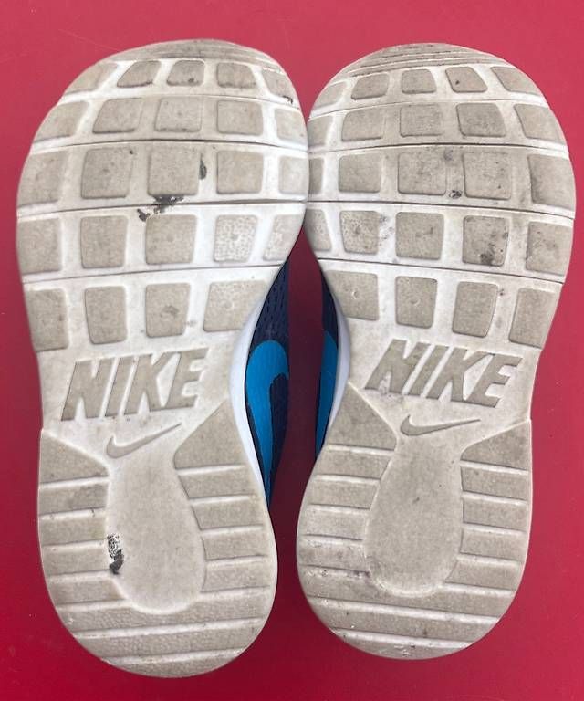 Nike Schuhe für Jungen: NIKE Tanjun Sneaker Blau Gr. 33.5 – Gebraucht aus Urdorf von Resumasa 5
