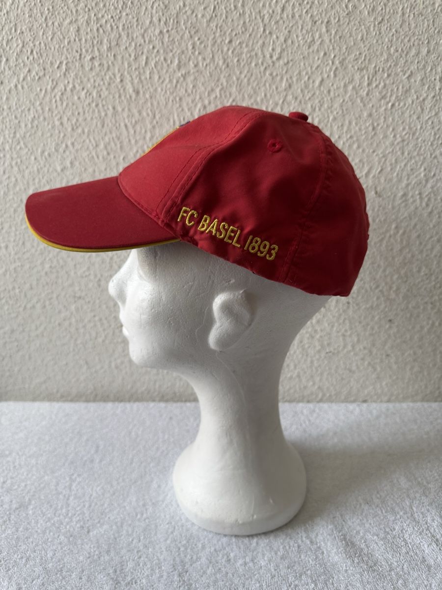 Autres vêtements & accessoires: Fc Basel Chäppli – D'occasion à Lenzburg par Meister_k 1