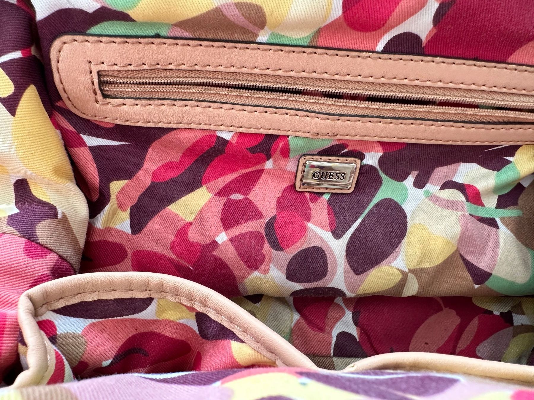 Guess Taschen für Damen: Guess Tasche pink – Gebraucht aus Flüh von Somue 2