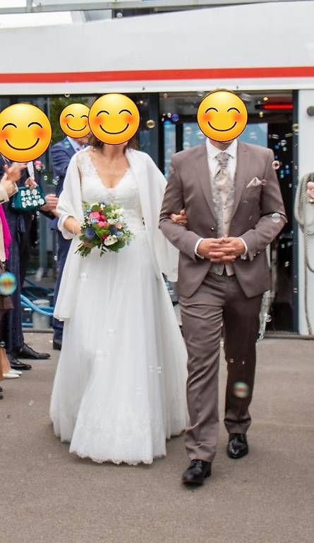 Vestiti: Hochzeitskleid mit Spitzen (Gr.36-38) – Usato da Zumikon venduto da Nicci6 6