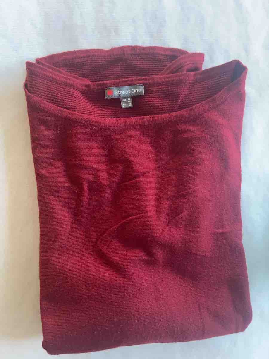 Pullover & Sweatshirts: Damen Pullover Street One bordeaux, 36 – Gebraucht aus Horw von Pem1278