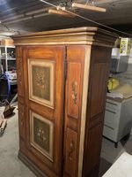 Holzschrank antik mit Bemalung, H=180, B = 130cm, T=48 cm