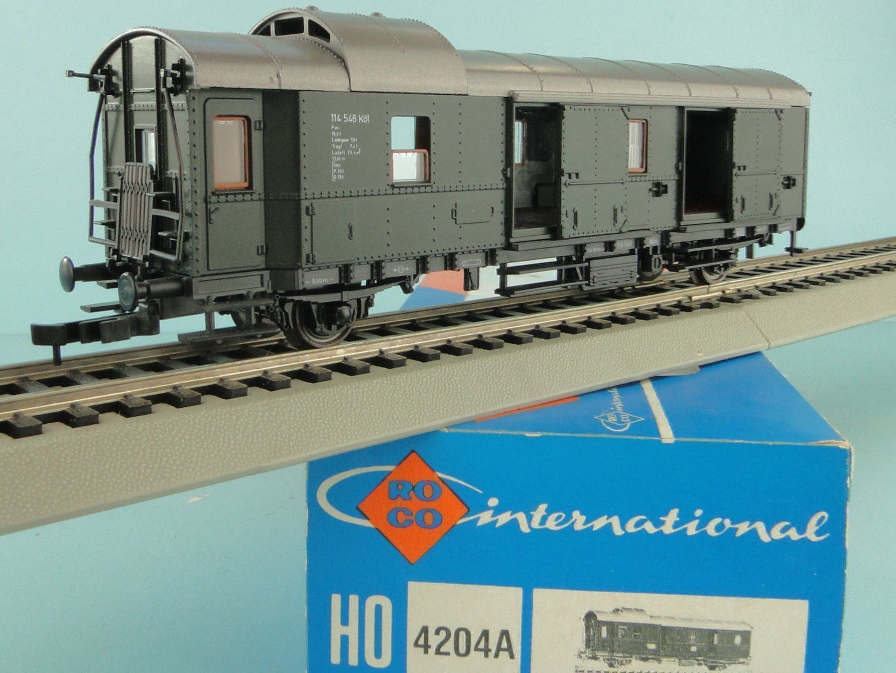 Roco Modellini di ferrovie: Roco 4204A DB Gepäckwagen WS/AC – Usato da Bülach venduto da cann11
