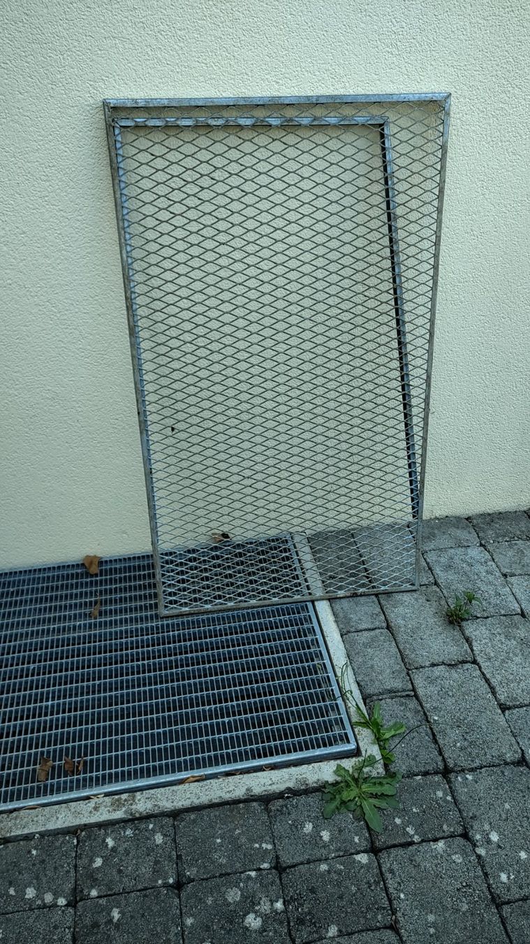 Altro: Durchwurfsieb für Komposterde 100x60cm – Usato da Bätterkinden venduto da neuseeland79
