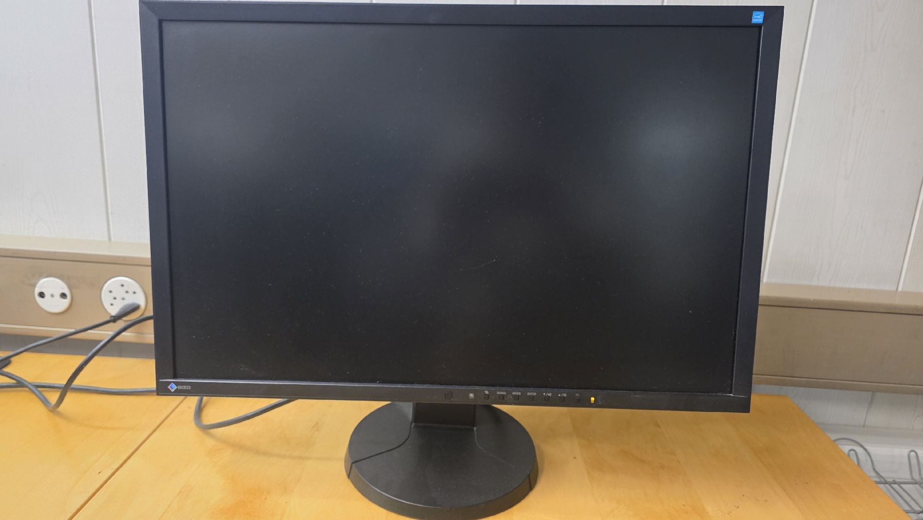 Eizo Monitor: EIZO FlexScan EV2416W – Usato da Einsiedeln venduto da 111chris111