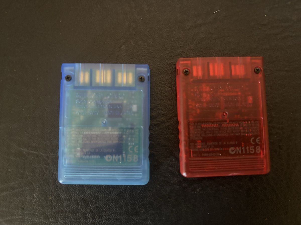 Sony Giochi: 2x PlayStation 2 8MB Memory Cards MagicGate – Usato da Mézières VD venduto da P-M-C 1